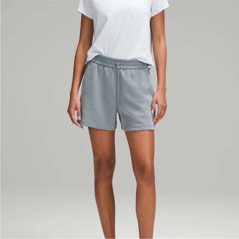 Lululemon Softstreme 4” shorts in Belgian Blue